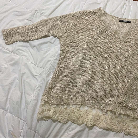 Knit sweater with lace detail size M/L - Picture 3 of 4